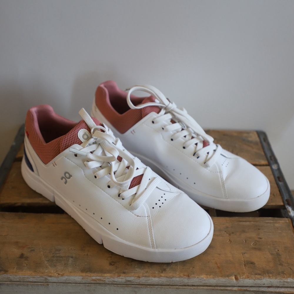 On Cloud The Roger sneakers size 10